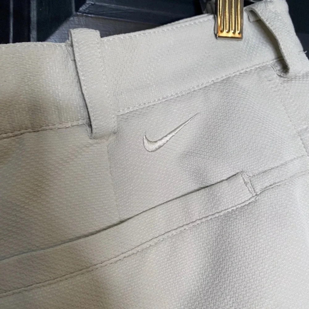 Nike Golf Dri Fit Khaki Textured Flat Front Shorts Size 36 Pockets 10